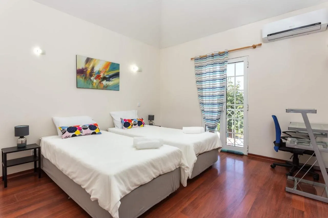 Family Meeting Point - V3 - Faro Villa Holiday home