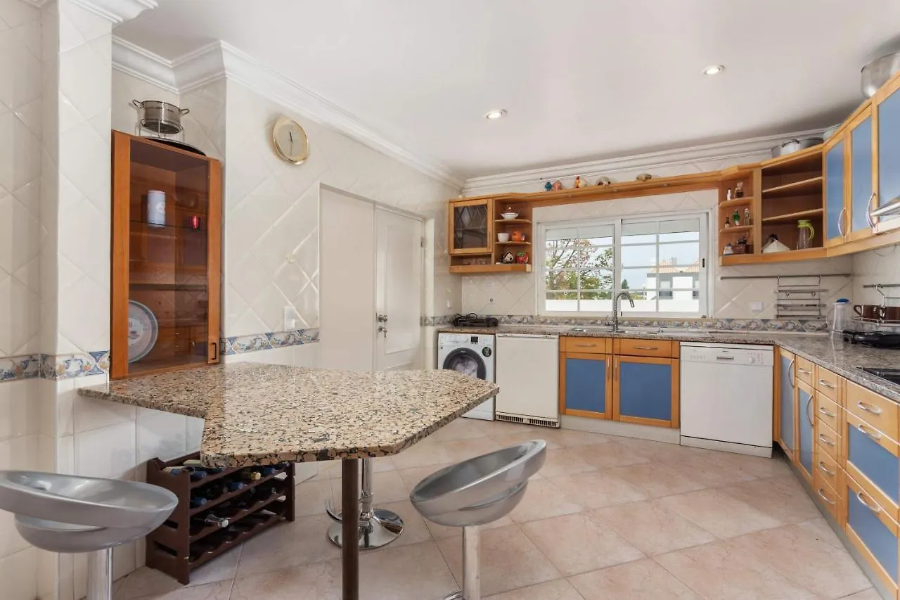 Family Meeting Point - V3 - Faro Villa Holiday home
